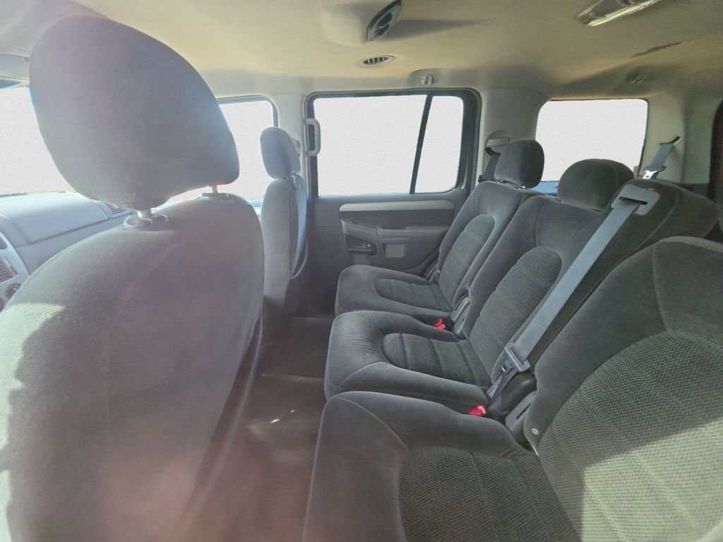 Used 2003 Ford Explorer XLT AWD/4WD image 9