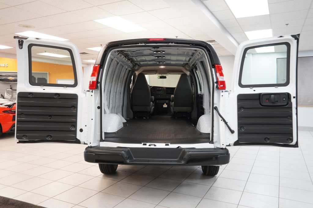 New 2026 Chevrolet Express 2500 RWD image 8