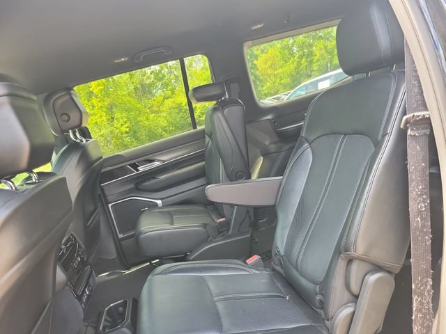 Used 2024 Jeep Wagoneer Series II AWD/4WD image 29