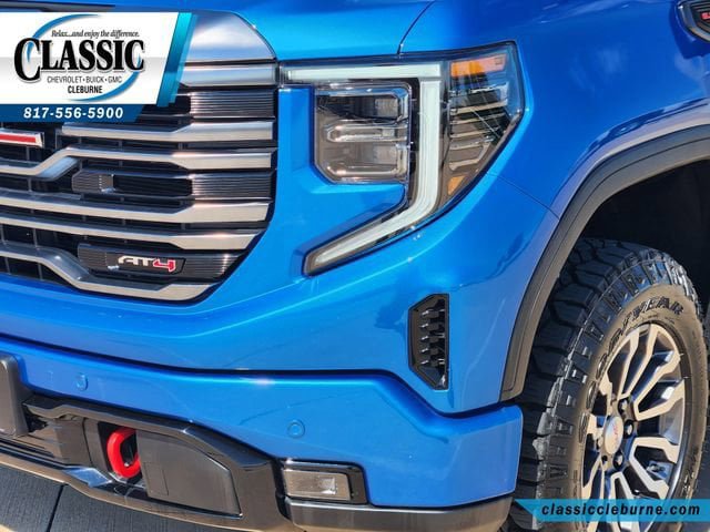 Used 2023 GMC Sierra 1500 AT4 w/ AT4 Premium Package AWD/4WD image 11
