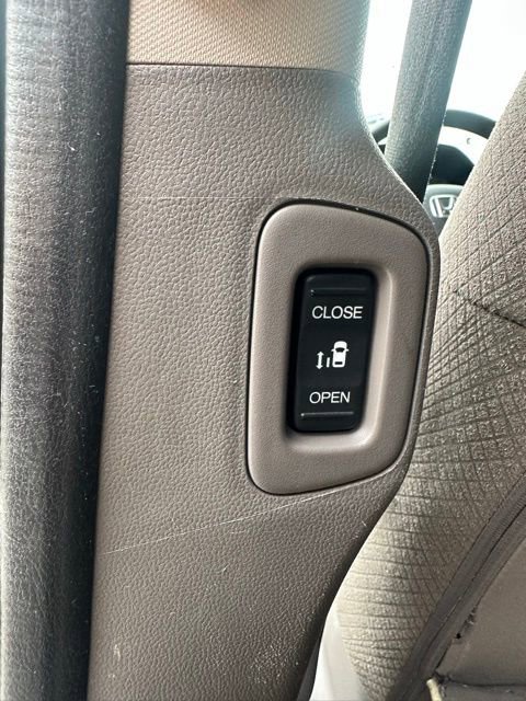 Used 2014 Honda Odyssey EX image 17