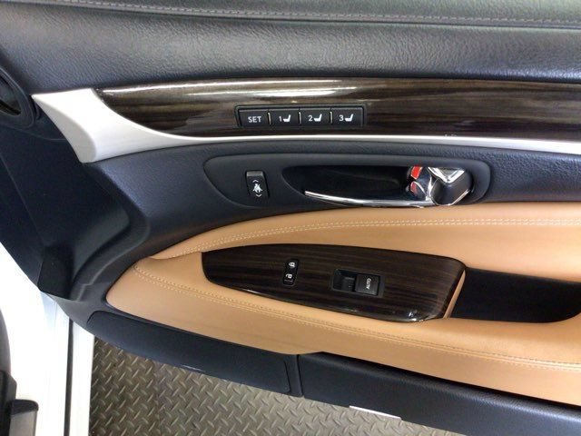 Used 2013 Lexus LS 460 w/ Comfort Pkg RWD image 21