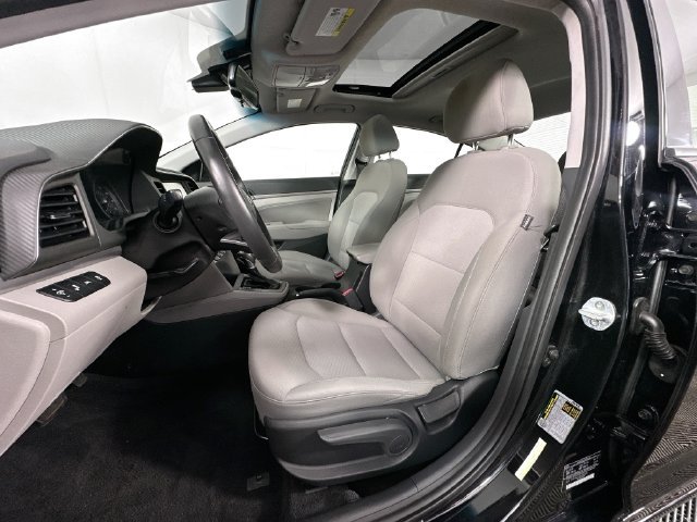 Used 2019 Hyundai Elantra Value Edition FWD image 4