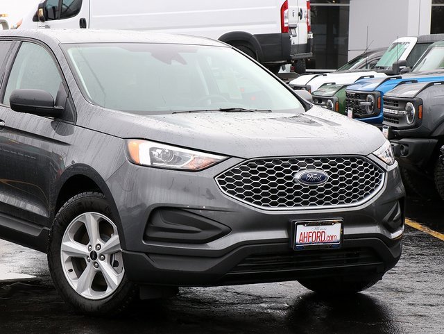 New 2024 Ford Edge SE image 2