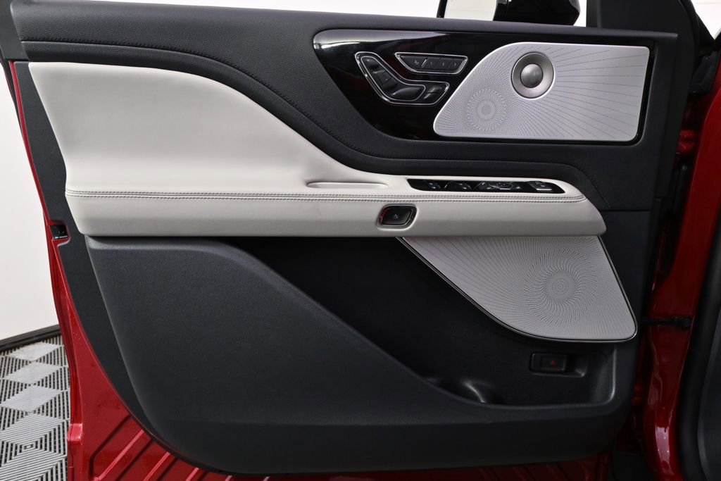 New 2026 Lincoln Aviator Reserve image 23