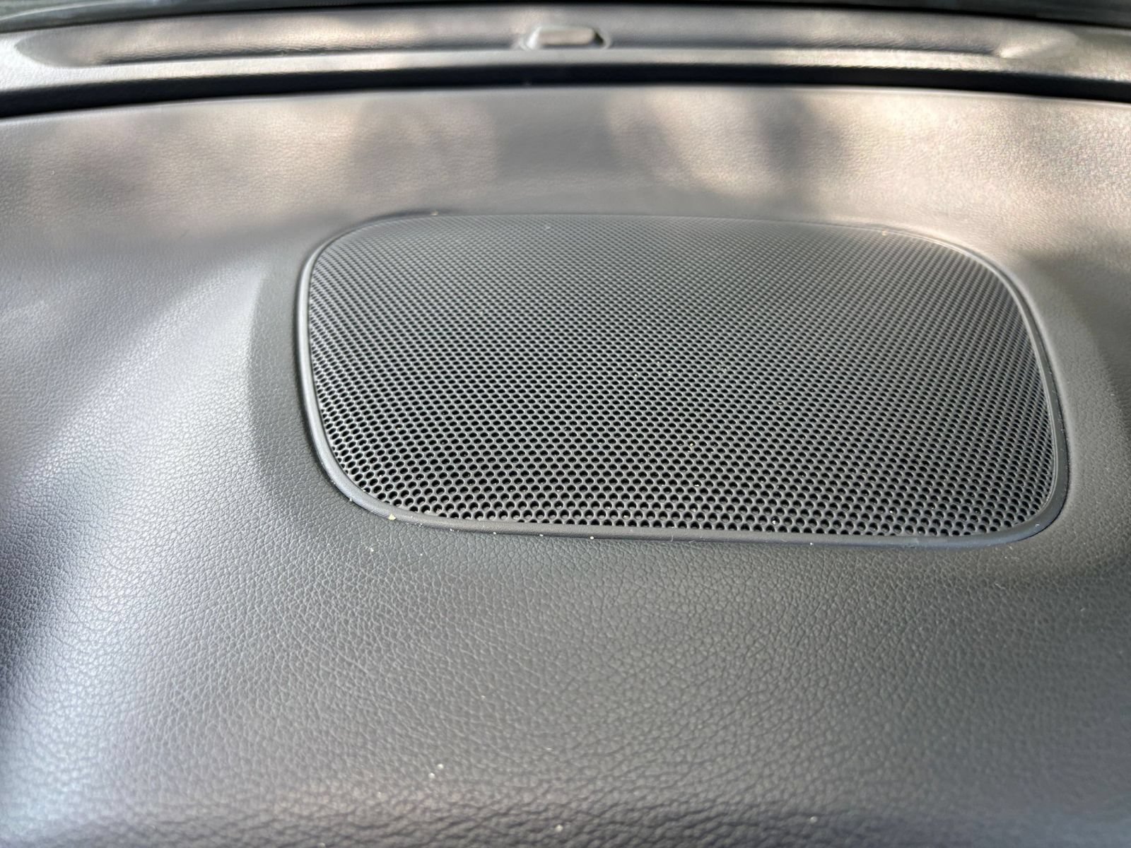 Used 2025 Kia Soul LX w/ LX Technology Package FWD image 16