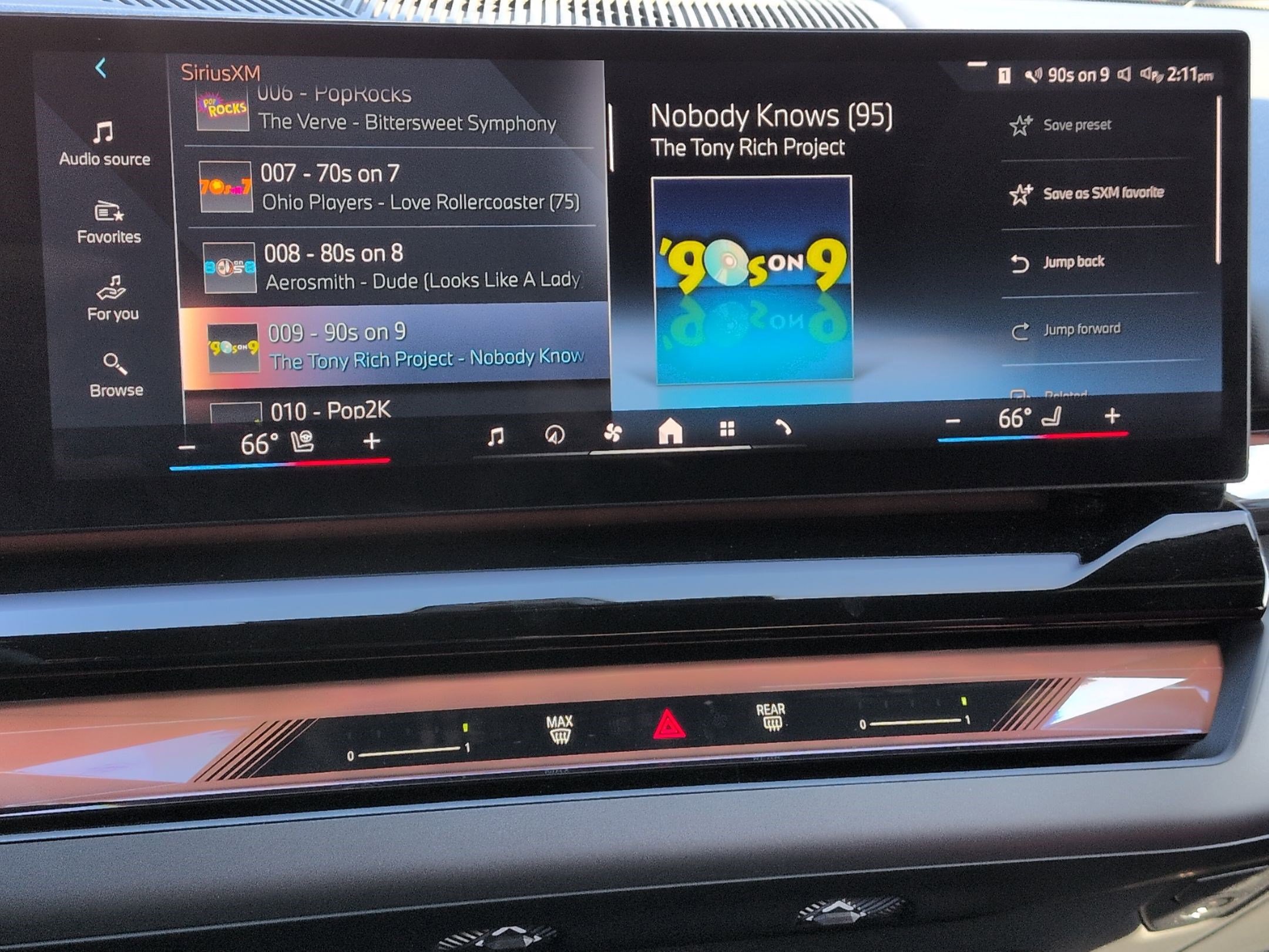 Used 2025 BMW i5 eDrive40i w/ Premium Package image 23