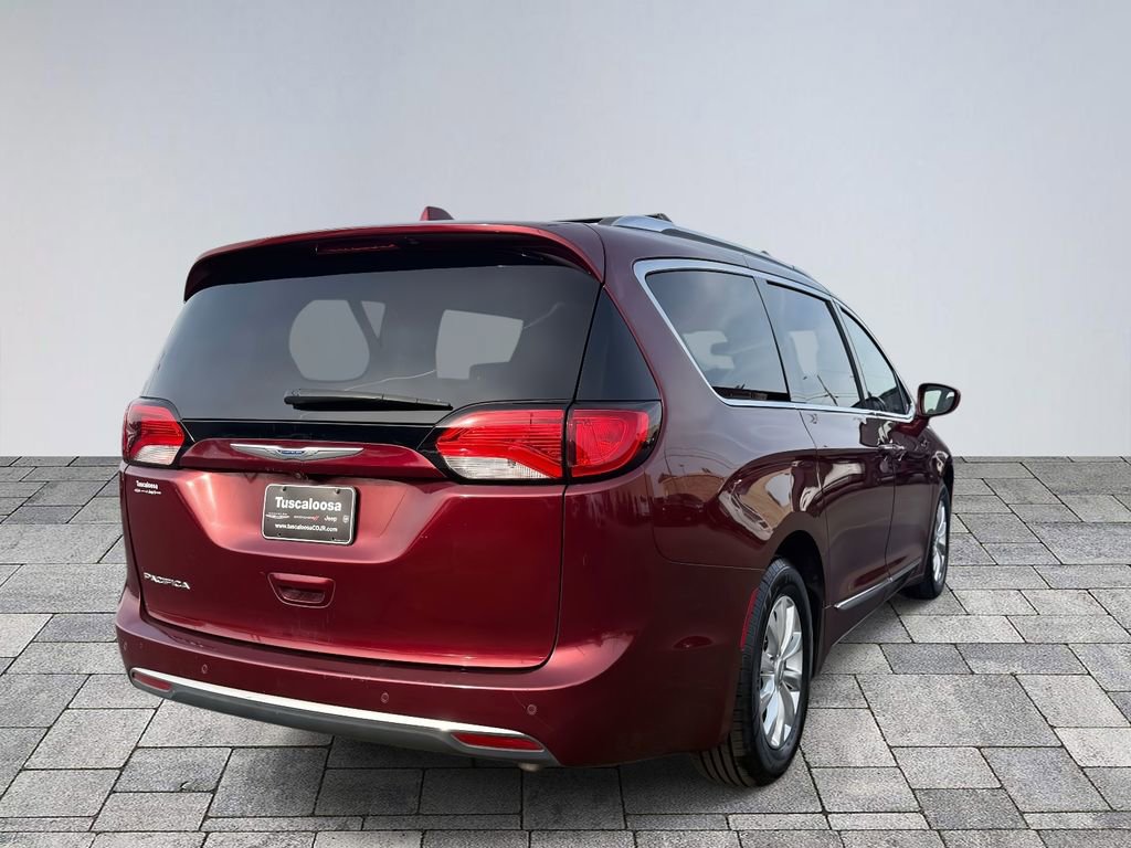 Used 2018 Chrysler Pacifica Touring-L image 7