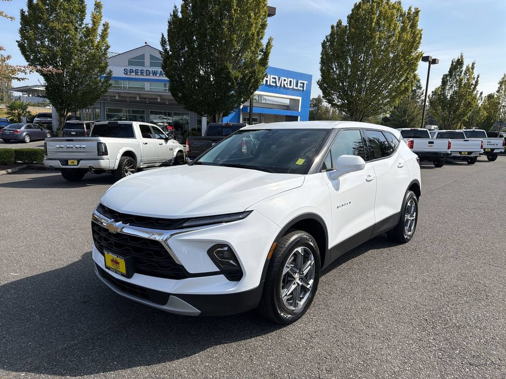 Certified 2025 Chevrolet Blazer LT FWD image 5