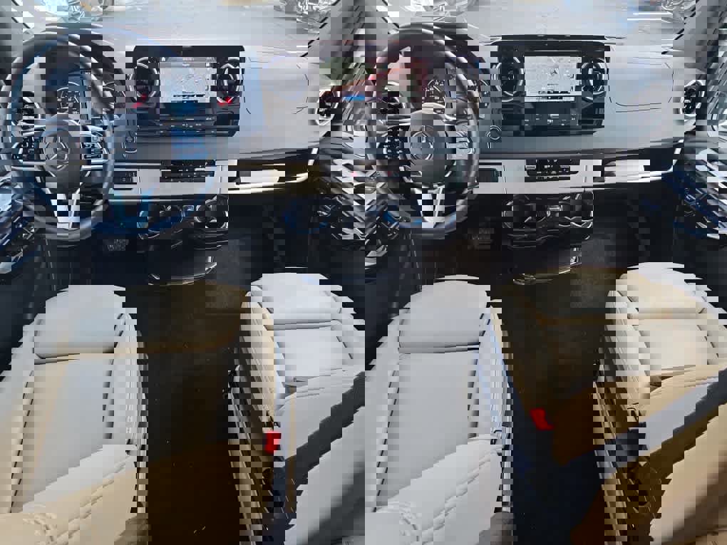 Used 2023 Mercedes-Benz Sprinter 2500 image 28