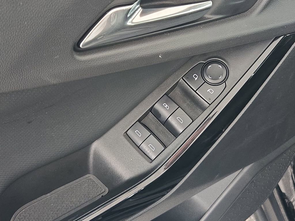 Used 2025 Chevrolet Equinox LT image 29