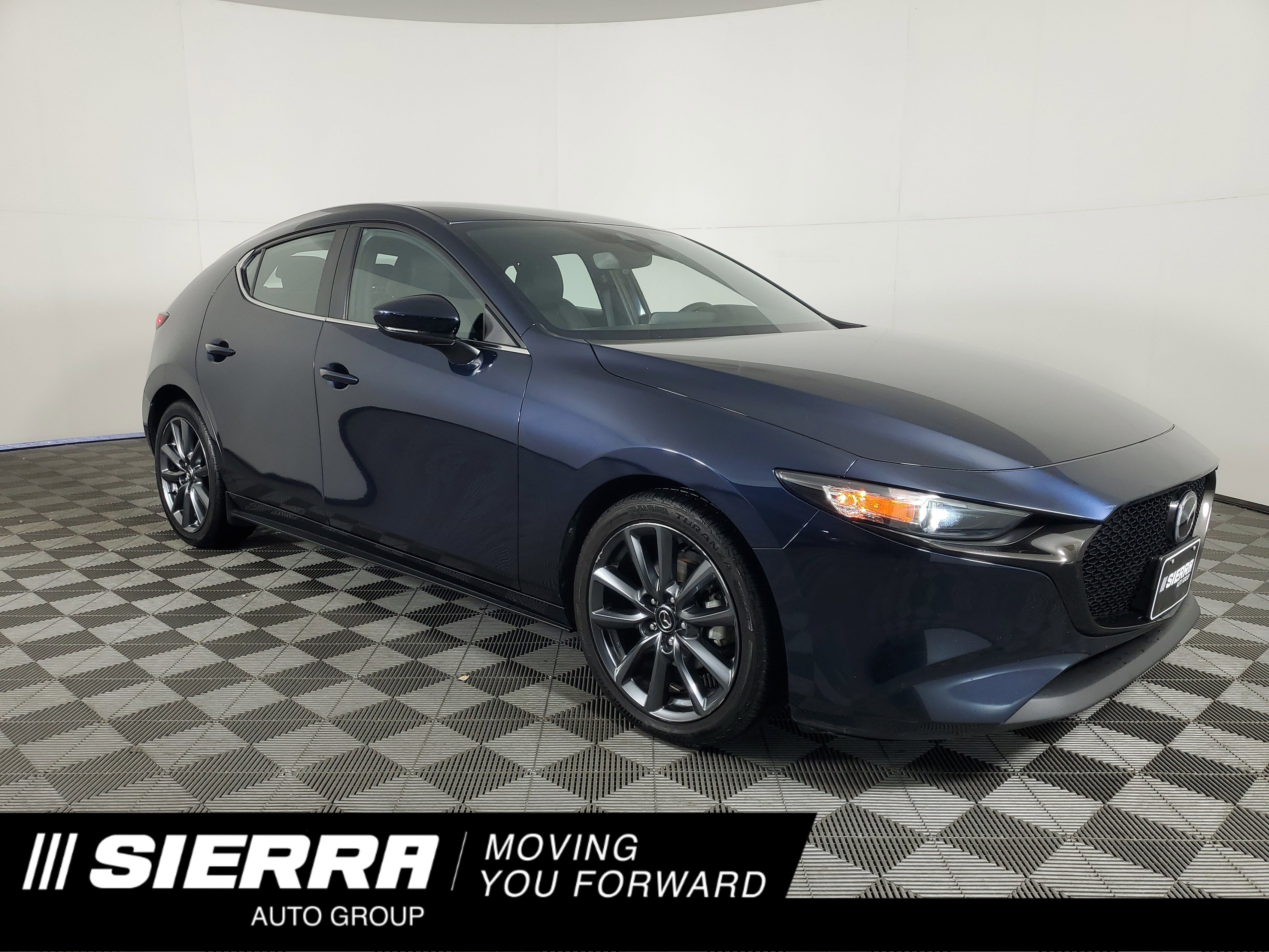 Used 2020 MAZDA MAZDA3 Hatchback image 1