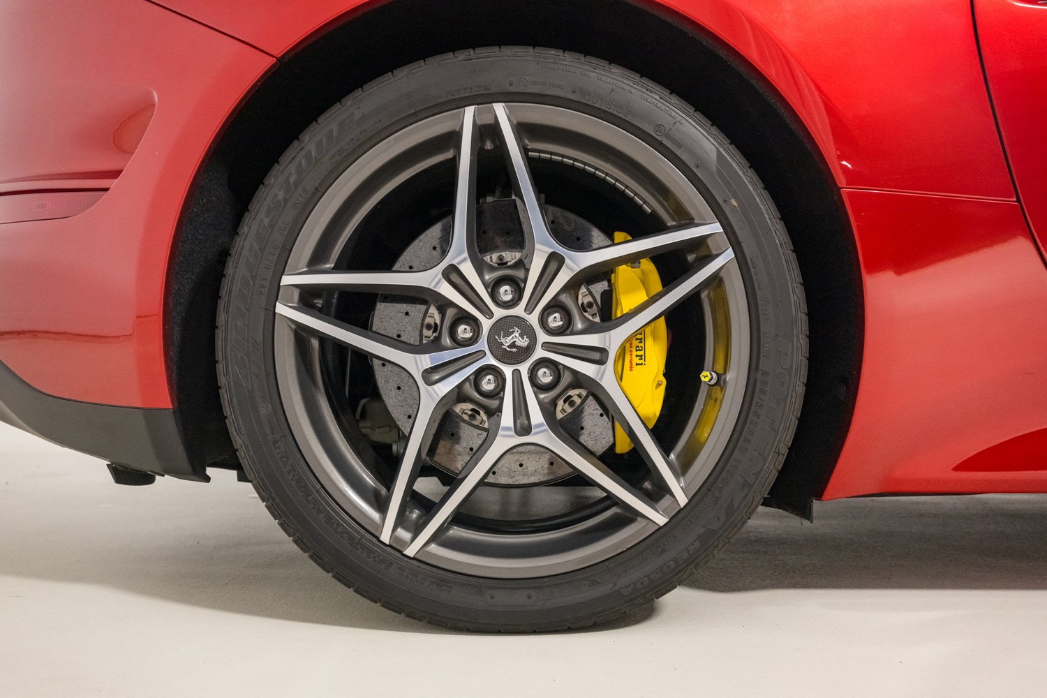 Used 2015 Ferrari California T RWD image 20