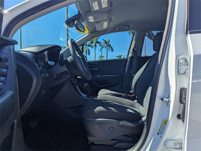 Used 2022 Chevrolet Trax LS w/ Tint and Cruise Package image 9