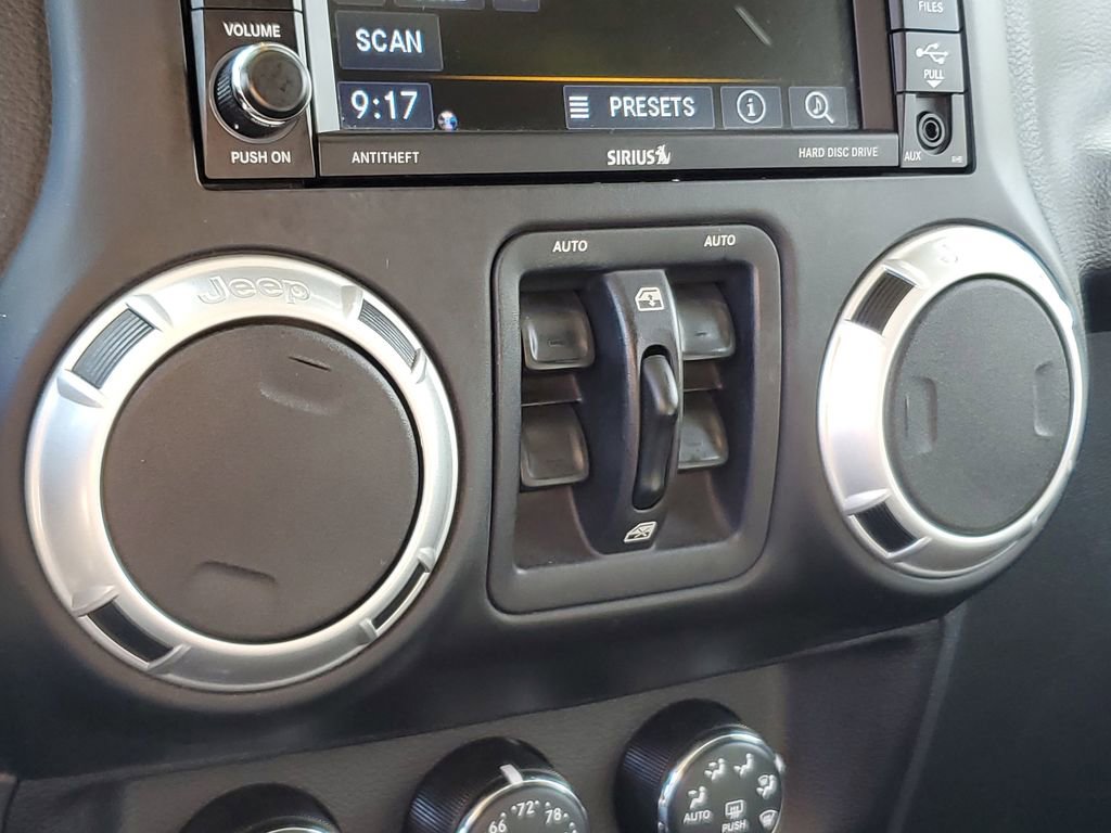 Used 2014 Jeep Wrangler Unlimited Sahara w/ Connectivity Group AWD/4WD image 20
