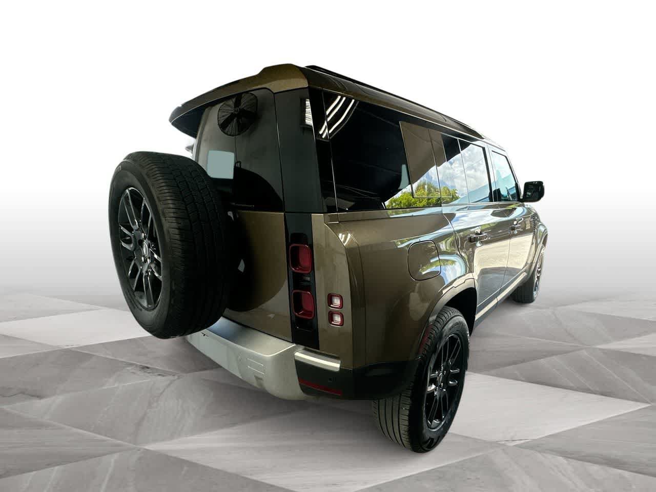 Used 2025 Land Rover Defender 110 S AWD/4WD image 8