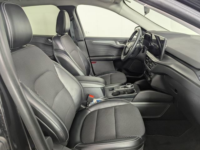 Used 2023 Ford Escape SE image 29