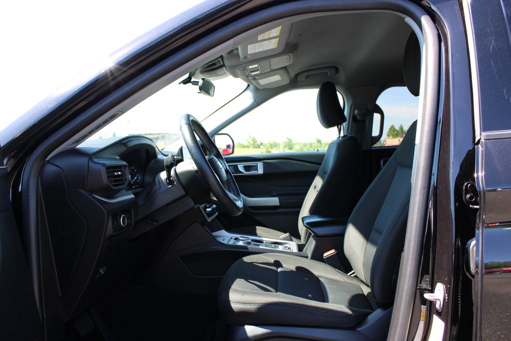 Used 2023 Ford Explorer XLT AWD/4WD image 21