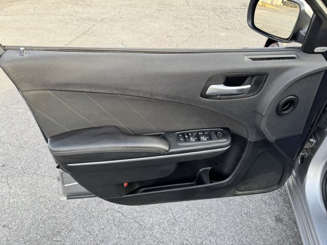 Used 2018 Dodge Charger R/T image 11