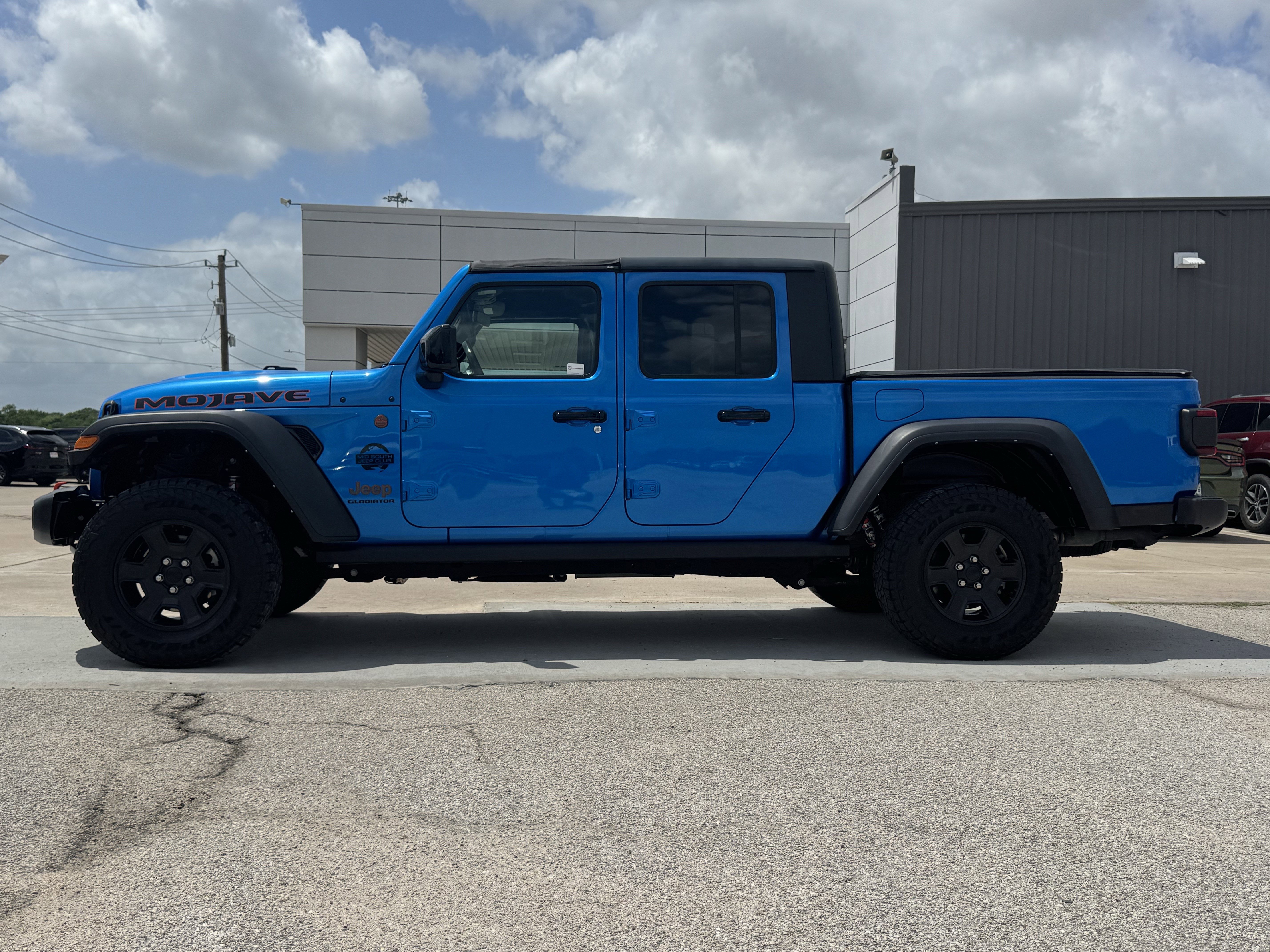 Used 2022 Jeep Gladiator Mojave w/ LED Lighting Group image 7