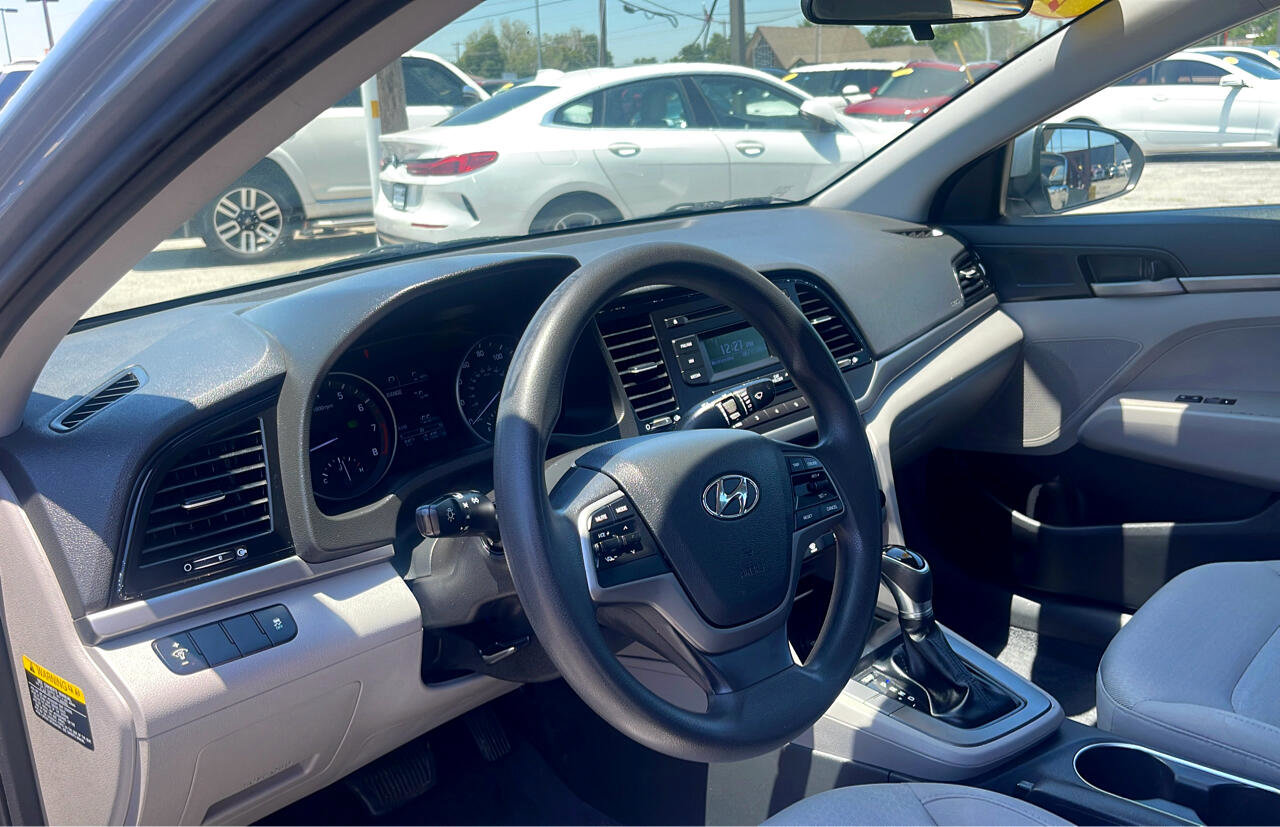 Used 2017 Hyundai Elantra SE image 9