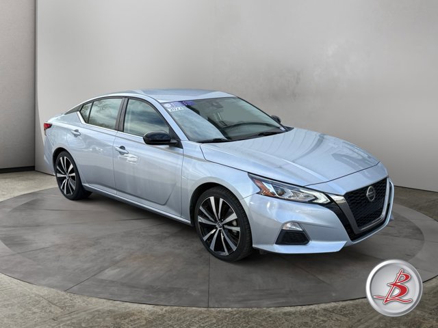 Used 2022 Nissan Altima 2.5 SR FWD image 1