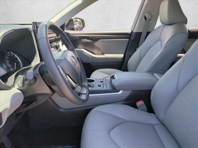 Certified 2025 Toyota Highlander XLE AWD/4WD image 16
