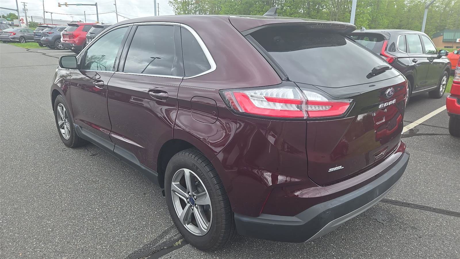 Used 2022 Ford Edge SEL w/ Convenience Package image 3