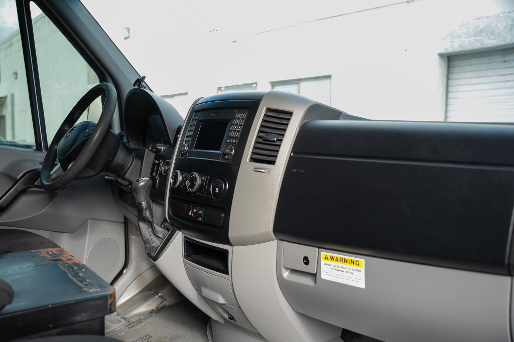 Used 2017 Mercedes-Benz Sprinter 2500 image 31