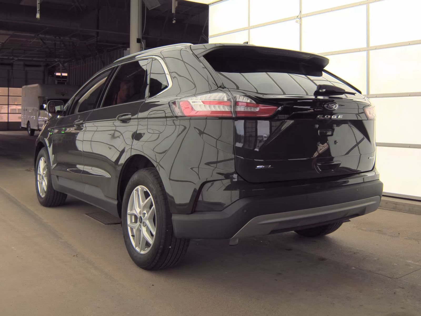 Used 2024 Ford Edge SEL w/ Convenience Package AWD/4WD image 19