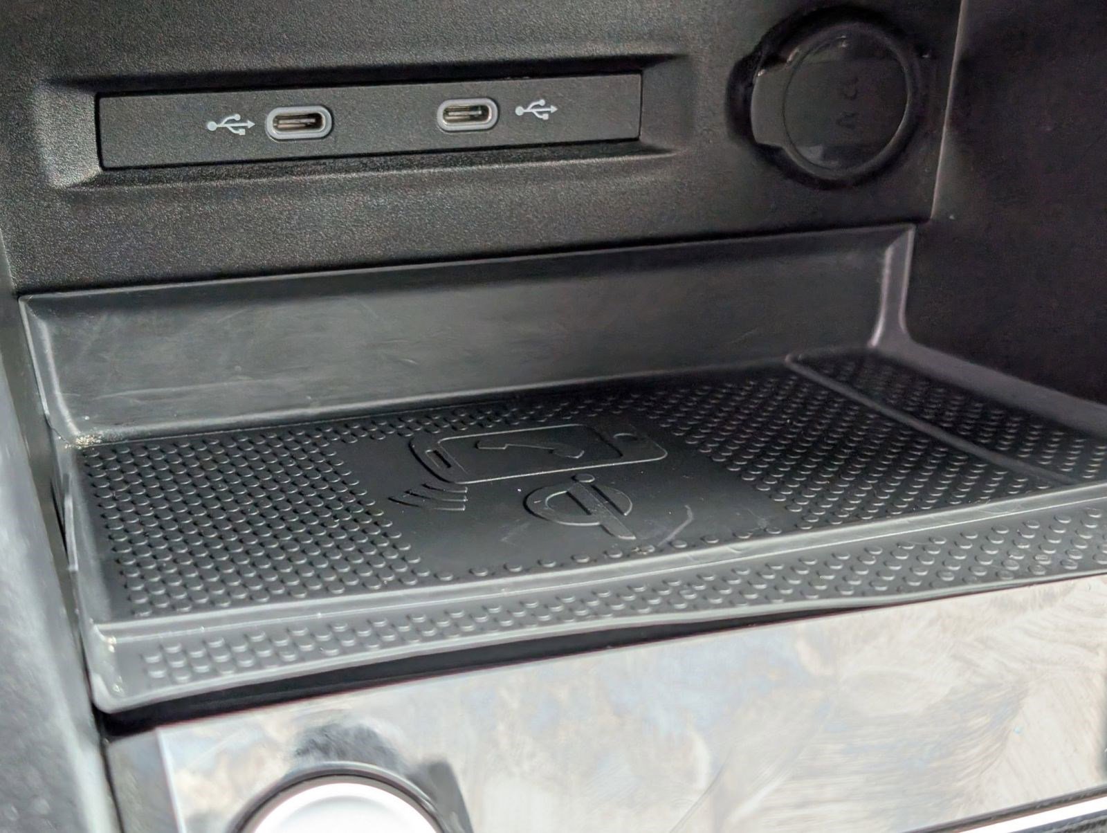 Used 2024 Volkswagen Taos SE image 25