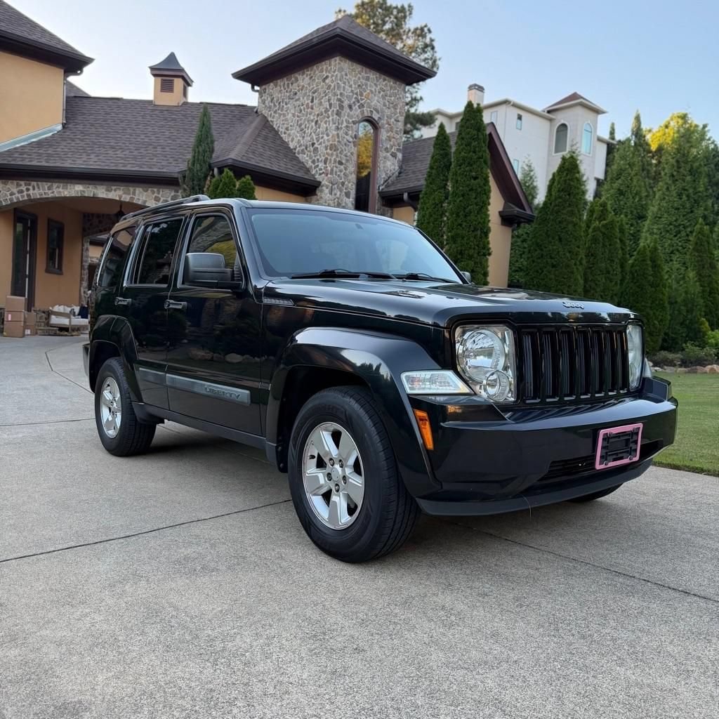 Used 2010 Jeep Liberty Sport w/ Popular Equipment Group AWD/4WD image 4