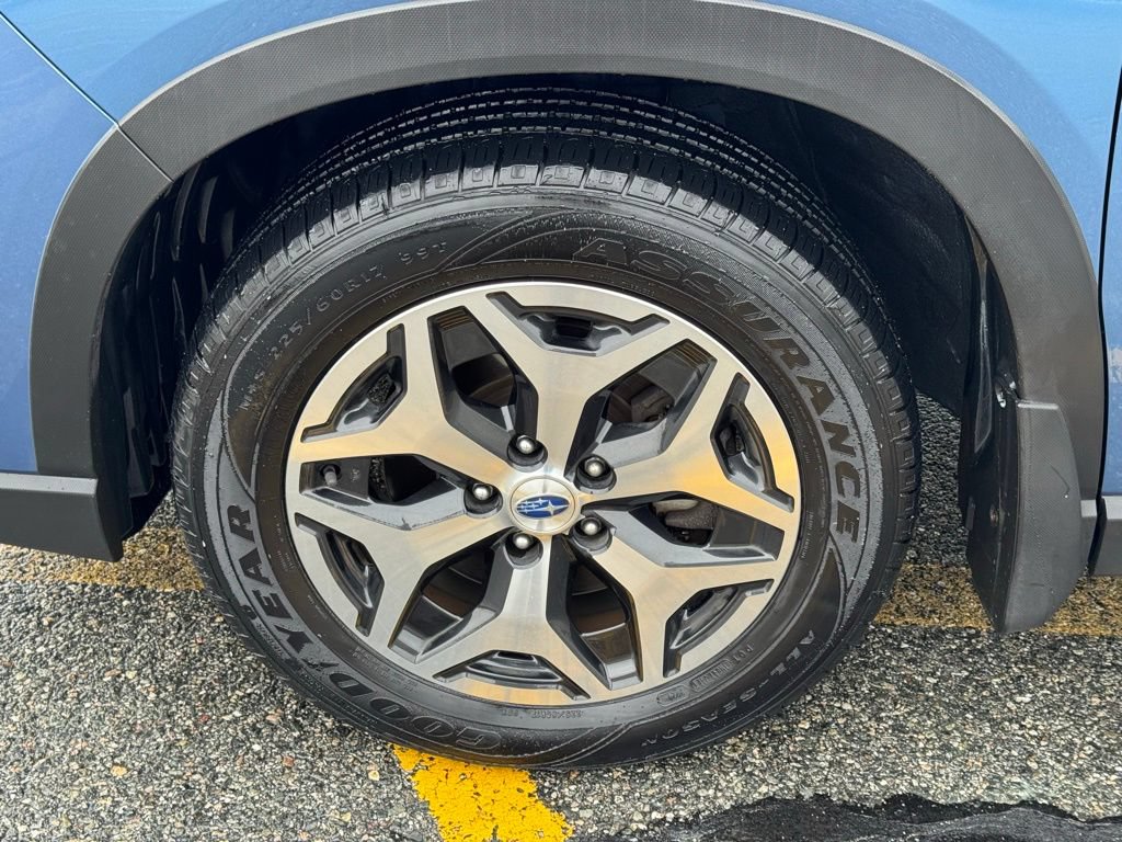 Used 2019 Subaru Forester Premium w/ All-Weather Package AWD/4WD image 9