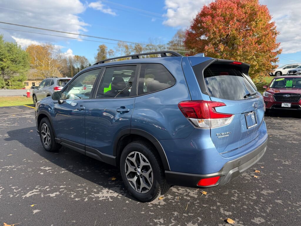 Certified 2023 Subaru Forester Premium image 5
