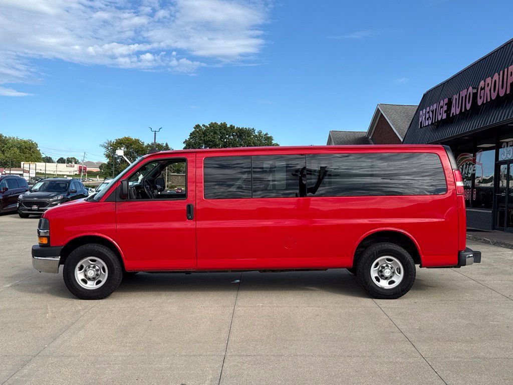 Used 2016 Chevrolet Express 3500 LT w/ LT Preferred Equipment Group RWD image 3