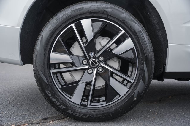 New 2026 Volvo XC60 B5 Plus w/ Protection Package Premier image 19