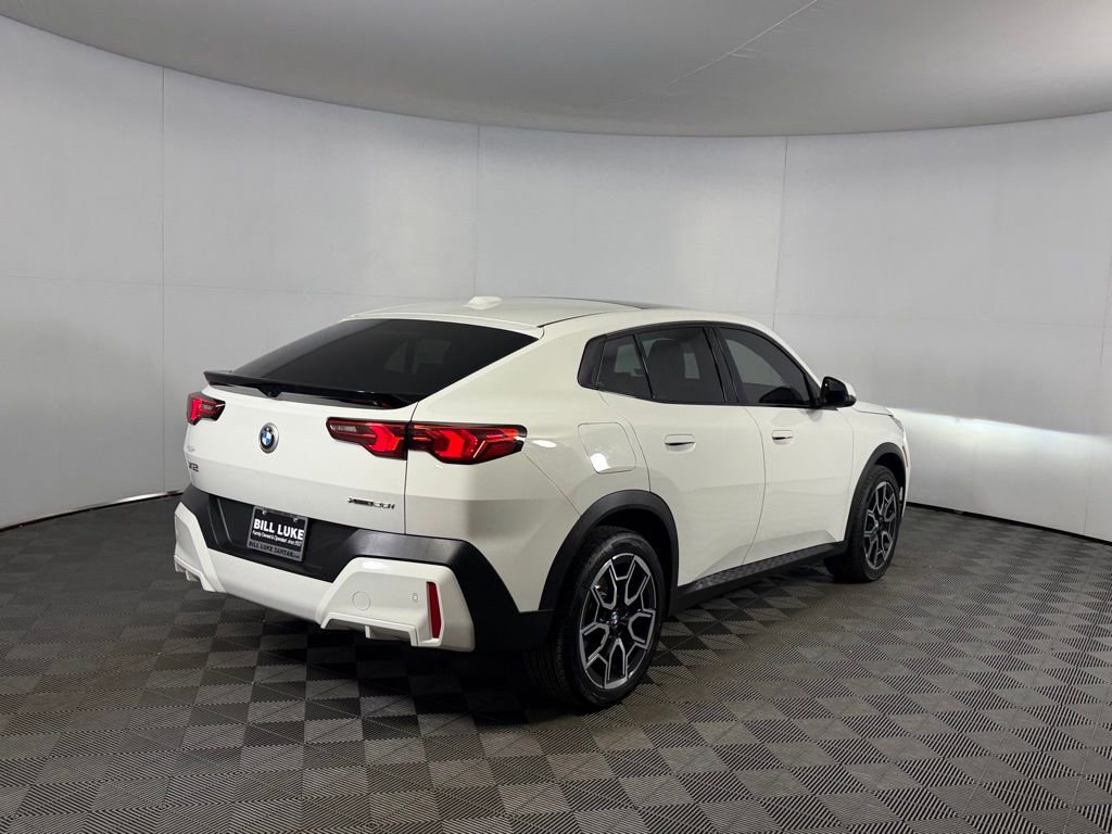 Used 2025 BMW X2 xDrive28i w/ Convenience Package image 5