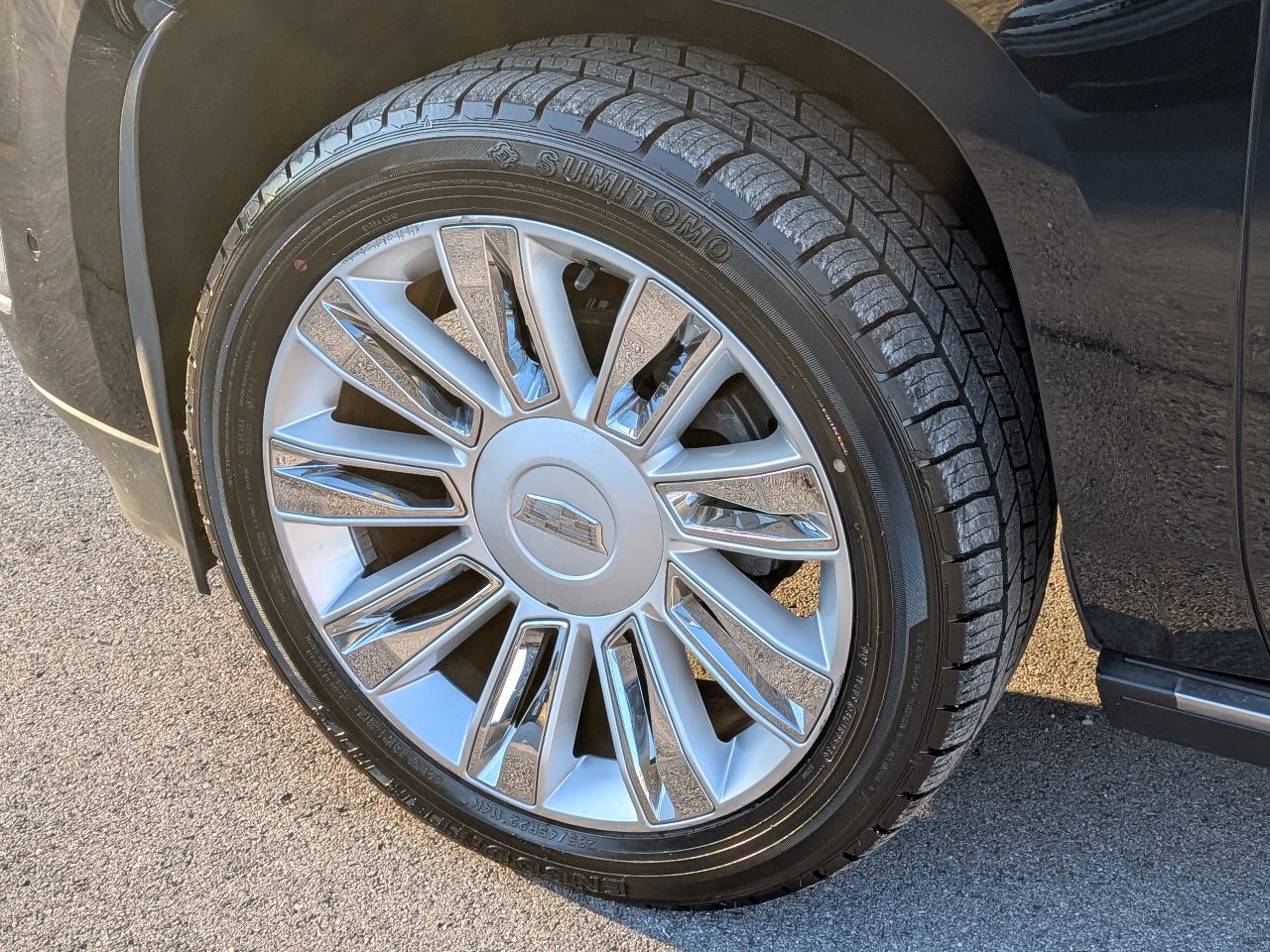 Used 2018 Cadillac Escalade Platinum image 27