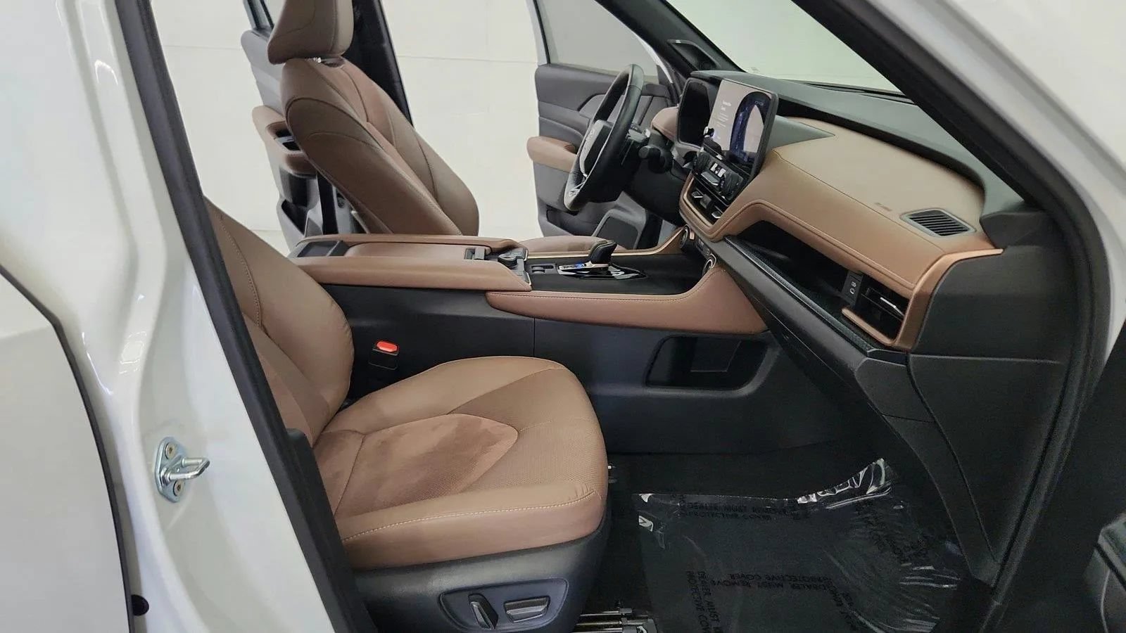 Used 2024 Toyota Grand Highlander AWD Hybrid image 29
