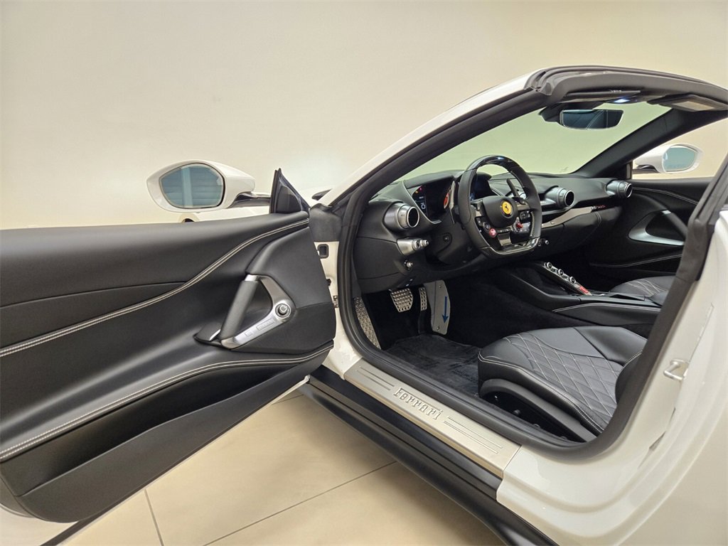 Used 2022 Ferrari 812 GTS image 17