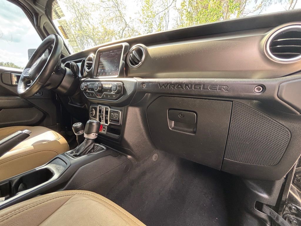 Used 2018 Jeep Wrangler Unlimited Rubicon AWD/4WD image 11