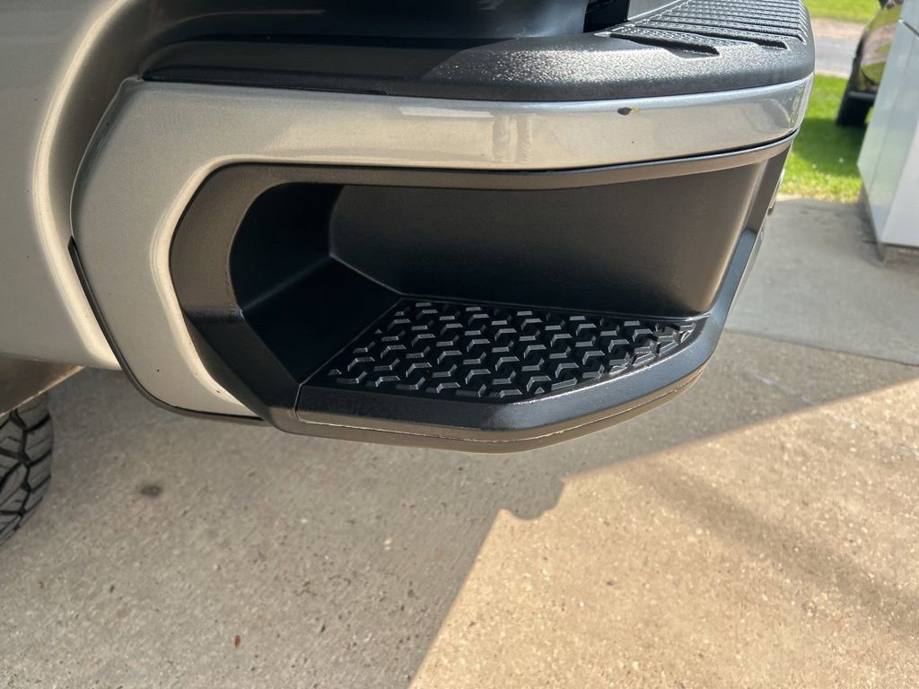 Used 2024 GMC Sierra 2500 Denali AWD/4WD image 13