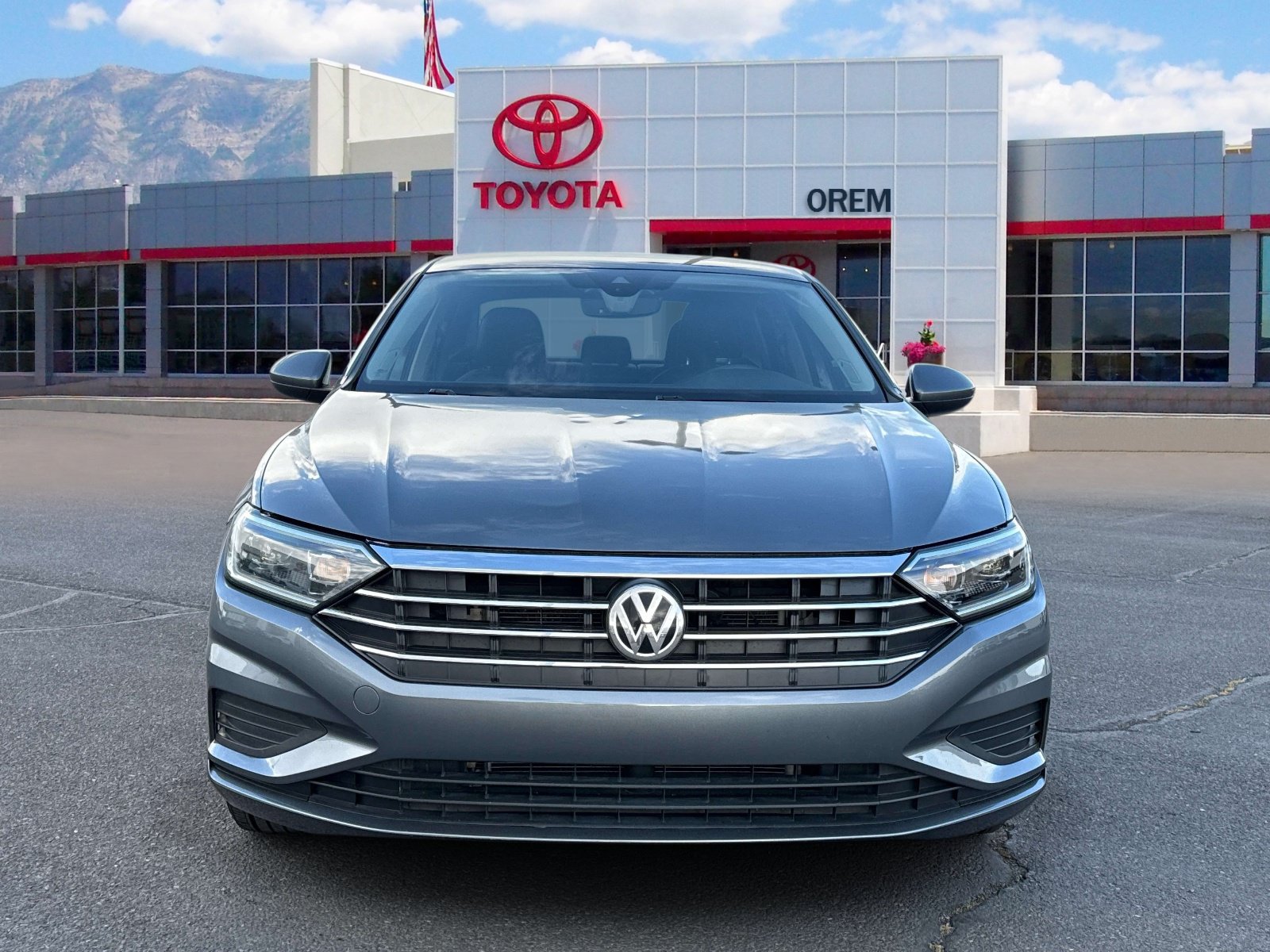 Used 2021 Volkswagen Jetta SEL FWD image 2