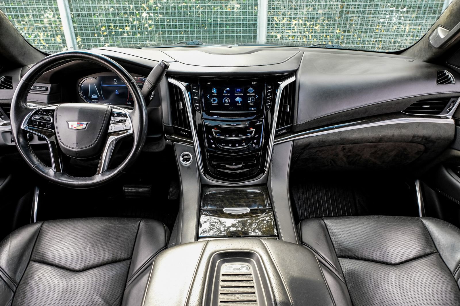 Used 2019 Cadillac Escalade ESV Platinum image 13