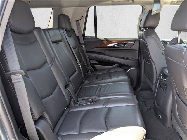 Used 2019 Cadillac Escalade Luxury AWD/4WD image 23
