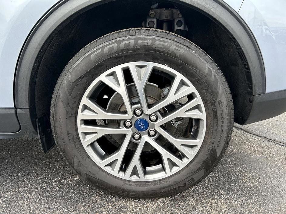 Used 2022 Ford Escape SEL image 37