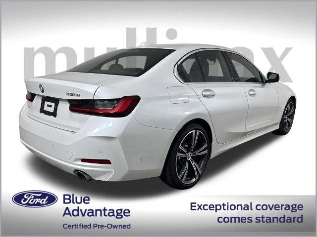 Used 2024 BMW 330i Sedan w/ Premium Package image 5