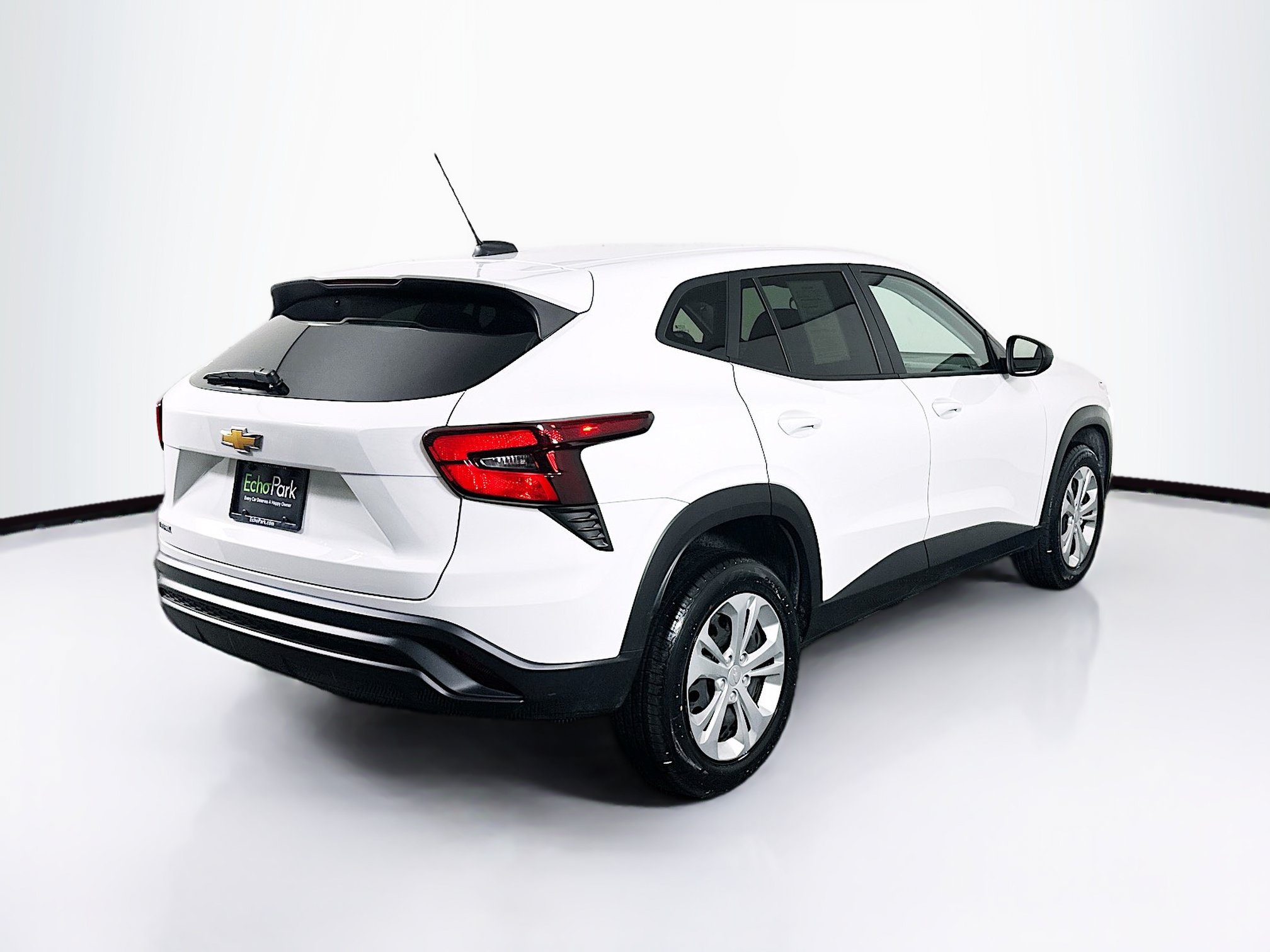 Used 2025 Chevrolet Trax LS FWD image 9