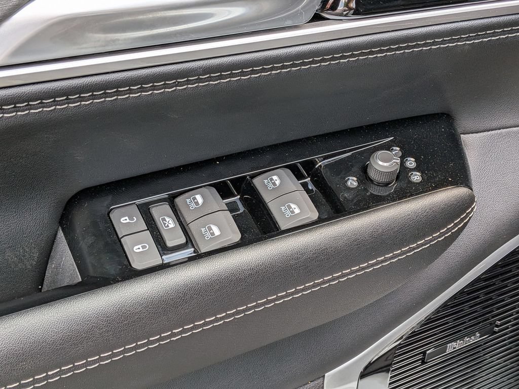 New 2026 Jeep Grand Wagoneer L Limited AWD/4WD image 14