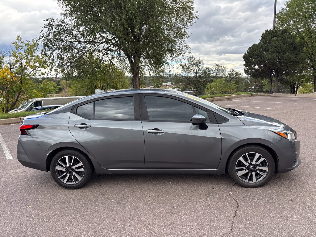 Used 2021 Nissan Versa SV FWD image 4